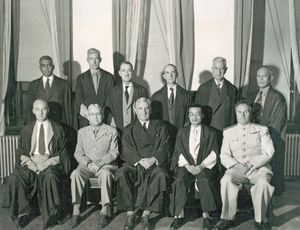 판사들 (1946년 7월 29일)