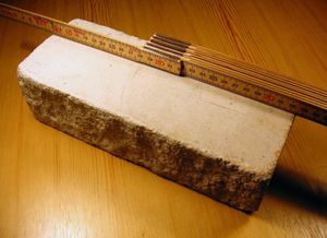 스웨덴의 멕시테겔(Mexitegel)은 사암-석회 또는 석회-시멘트 벽돌이다.