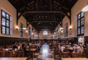 이케부쿠로 캠퍼스 제1식당 내부 (도쿄도 선정 역사적 건조물)