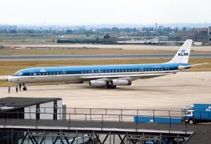 1982년 런던 히드로 공항에 있는 KLM 더글러스 DC-8-63 항공기