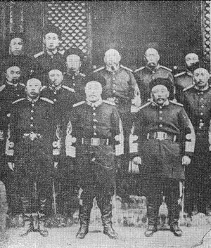 1910년 위안스카이(오른쪽)와 돤치루이(왼쪽)