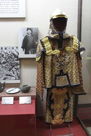 전쟁 중 중국군 지휘관의 군복 (중국인민혁명군사박물관 소장)