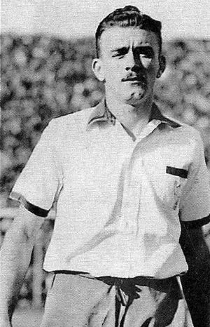 우라칸 유니폼을 입은 디 스테파노. 그는 1946년 이 구단에서 뛰었다