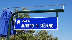 2017년에 헌정된 알프레도 디 스테파노 거리