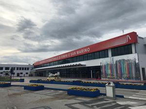 2018년 3월 펠리니 공항의 터미널