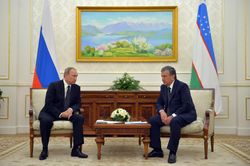 블라디미르 푸틴 러시아 연방 대통령과 회담하는 샤브카트 미르지요예프 당시 우즈베키스탄 공화국 총리 (2016년 9월 6일)