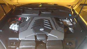 V8 트윈터보 엔진