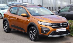 다치아 샌데로(Dacia Sandero) 스텝웨이 소형 해치백(B세그먼트)