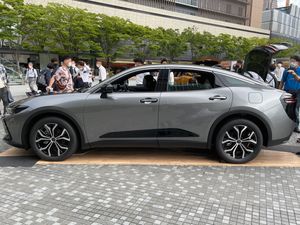 토요타 크라운 크로스오버