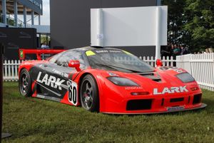 1996년 팀 라크의 F1 GTR 전시 모습.