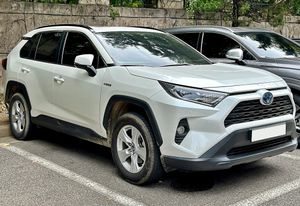 토요타 RAV4 정측면
