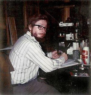 테드 존스톤(본명 데이비드 맥다니얼, 1974년 사진)은 최초의 톨킨 팬클럽을 설립했다.