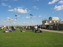 노팅엄셔주 랭거에 있는 영국 낙하산 학교