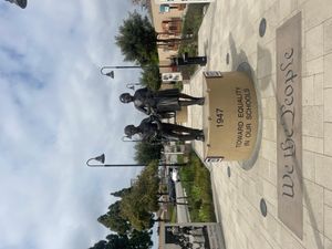 실비아 멘데스(Sylvia Mendez) 역사적 자유 산책로와 기념비