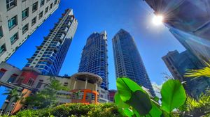 바구음바얀에 위치한 이스트우드 시티는 필리핀 최초이자 최대 규모의 사이버파크입니다.