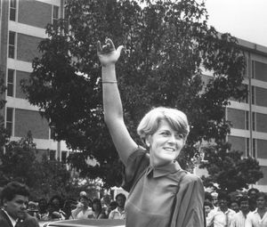 "Ms"의 인정을 옹호한 Geraldine Ferraro
