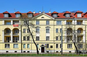 1944년 슈필만이 빌름 호젠펠트를 만났던 바르샤바 니에포들레글로시 거리 223번지 건물