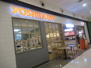 필리핀 칼루칸 SM 시티 그랜드 센트럴의 요시노야