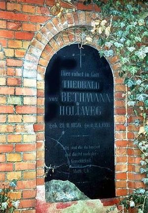 테오발트 폰 베트만 홀베크의 묘