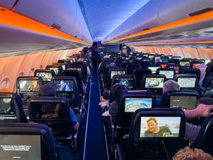 에어버스 A330-900neo 항공기의 콘도르 이코노미 클래스 기내