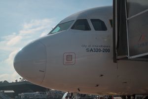 아누라다푸라시의 이름을 딴 A320-214 기종 항공기 4R-ABM