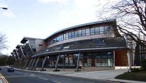 마운트조이 부지에 위치한 팔라틴 센터, 대학 행정부 청사