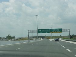 401번 고속도로의 종점. 이 이후로는 미국 미시간주로 이어진다.