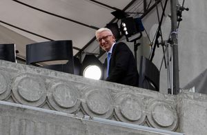 2018년 싱가포르에서 트럼프/김 정상회담을 보도하는 앤더슨 쿠퍼