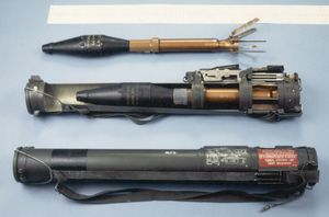 M72 로켓과 발사기 단면도