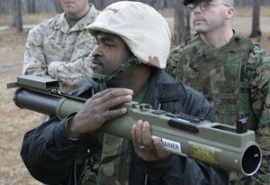 M72A7 사격 훈련 장비, 피카티니 레일이 보임