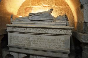 브라가 대성당에 위치한 포르투갈의 테레사 백작 부인 묘.