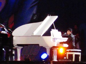 2008년 MBC 대학가요제에서 리허설 중인 윤하.