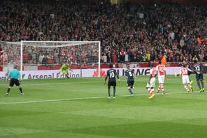 2014년 아스널과의 경기에서 페널티 킥으로 사우샘프턴에서의 첫 골을 넣는 타디치