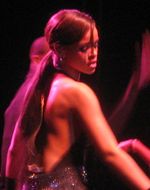 2005년 징글 볼 콘서트에서의 리한나.