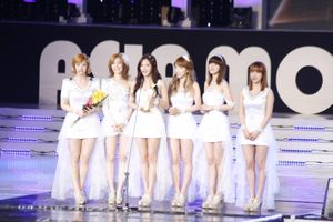 2012년 아시아 모델 페스티벌 시상식에서의 레인보우