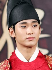 2012년 《해를 품은 달》 제작발표회에서 김수현.
