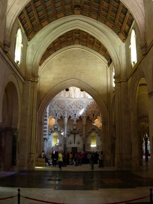 15세기 후반에 건설된 고딕 양식의 빌라비시오사 예배당 본당. 이전에는 대성당의 주요 예배당이었다.