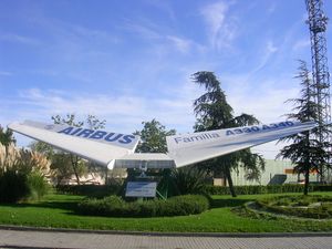 헤타페의 에어버스 공장 근처에 있는 에어버스 A330-A340 수평 안정판