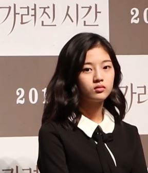 2016년 영화 《가려진 시간》 제작발표회에서 신은수