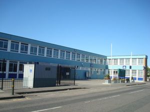 1990년부터 지구대가 촬영된 머튼 스튜디오의 외관