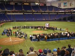 2006년 3월 12일, 메트로돔에서 열린 퍼켓 추모식.