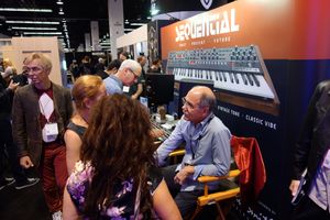 데이브 스미스(오른쪽), MIDI 개발자 중 한 명