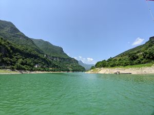 후베이성 남서부 창양토가족자치현의 칭강