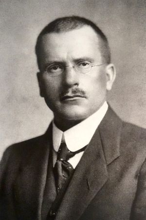 칼 구스타프 융(Carl Jung)은 신경증에 대한 정신분석 이론을 발전시켰다.