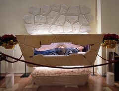 이탈리아 아시시의 성소에 있는 카를로 아쿠티스의 무덤