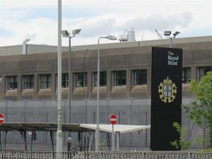 웨일스 란트리산트에 위치한 왕립 조폐국 건물 외관