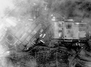 NATO의 폭격을 받은 세르비아 군수 공장