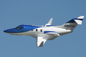 주익 상면에 엔진을 배치한 HondaJet