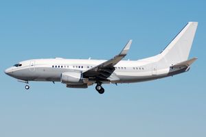 BBJ1은 B 737-700보다 길다.