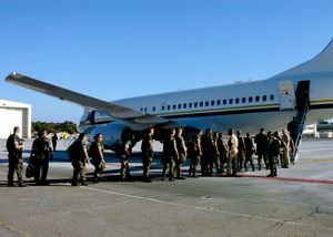 미 해군 제57 함대 물류 지원 비행대대(VR-57) 소속 C-40A, 노스 아일랜드 해군항공기지